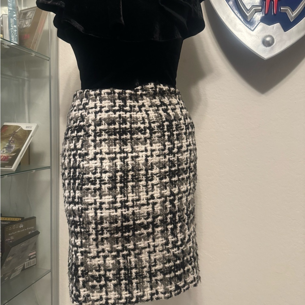 Amanda + Chelsea Tweed Pencil Skirt – Size 8 - Picture 3 of 7